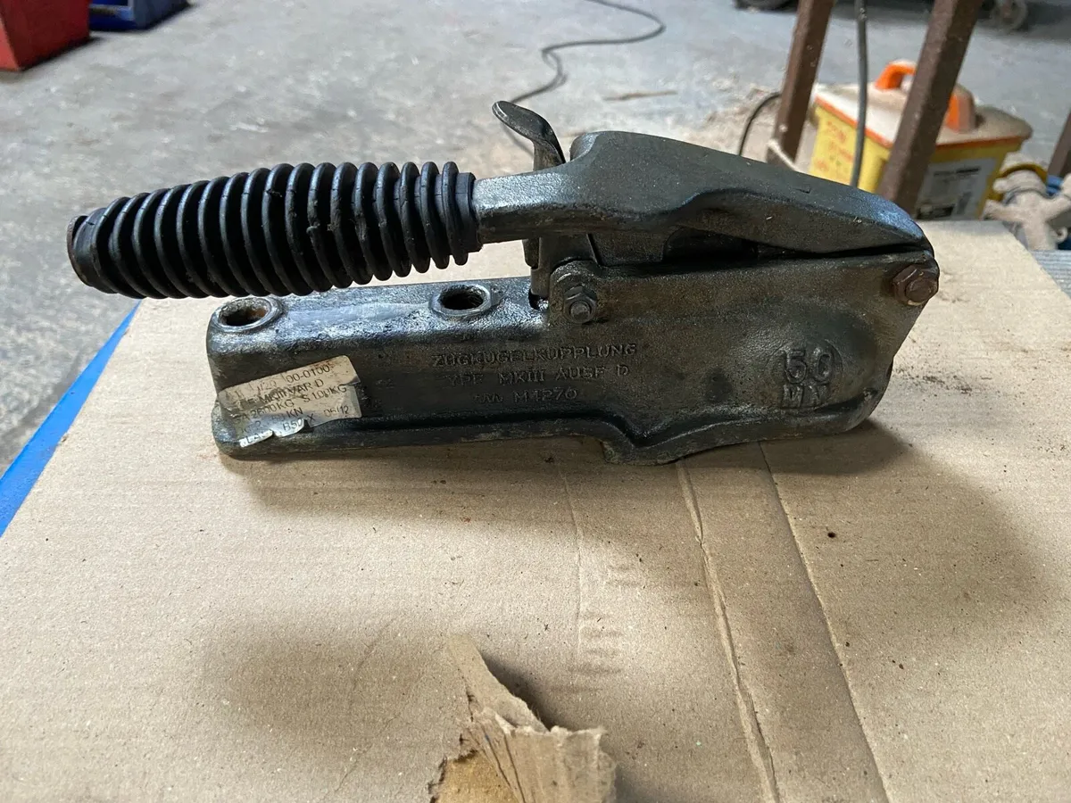 Trailer hitch - Image 3