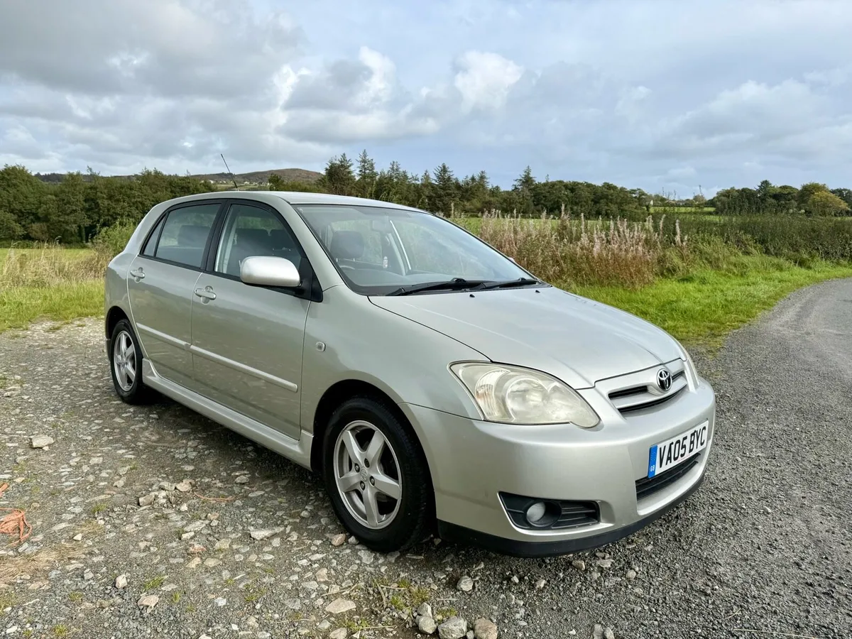 2005 Corolla **32k miles*** - Image 2