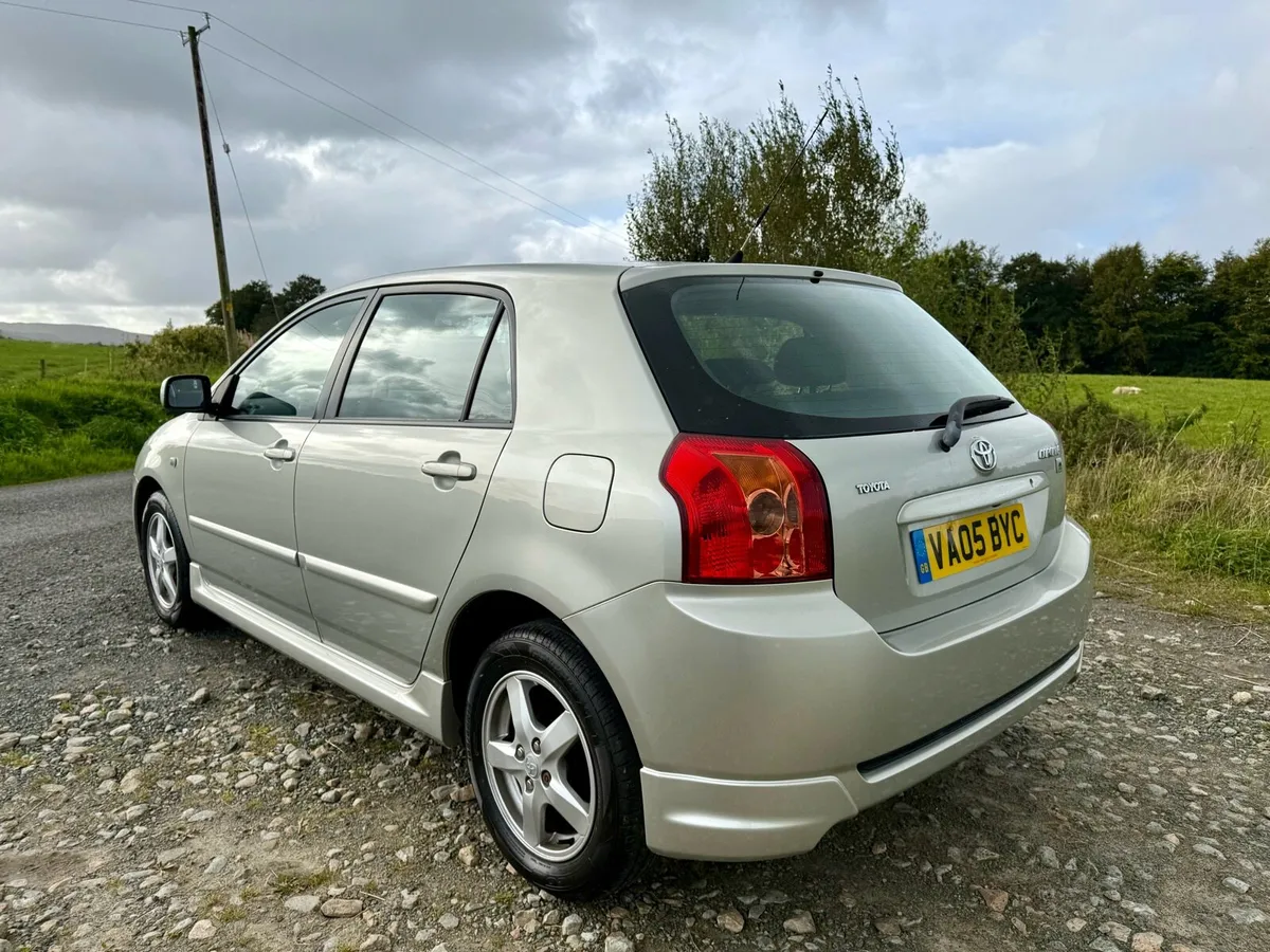 2005 Corolla **32k miles*** - Image 4