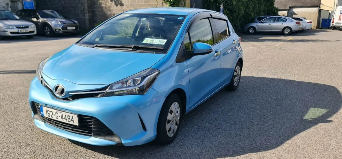 Toyota Vitz 2016 AUTOMATIC Low Mileage - Image 4