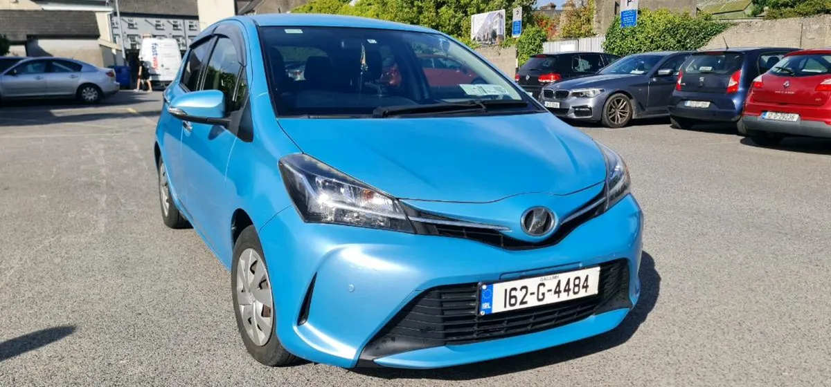 Toyota Vitz 2016 AUTOMATIC Low Mileage - Image 3