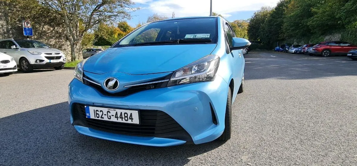 Toyota Vitz 2016 AUTOMATIC Low Mileage - Image 2