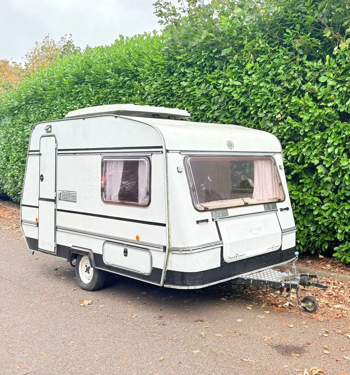 adventure caravan with pop-up roof - Image 1
