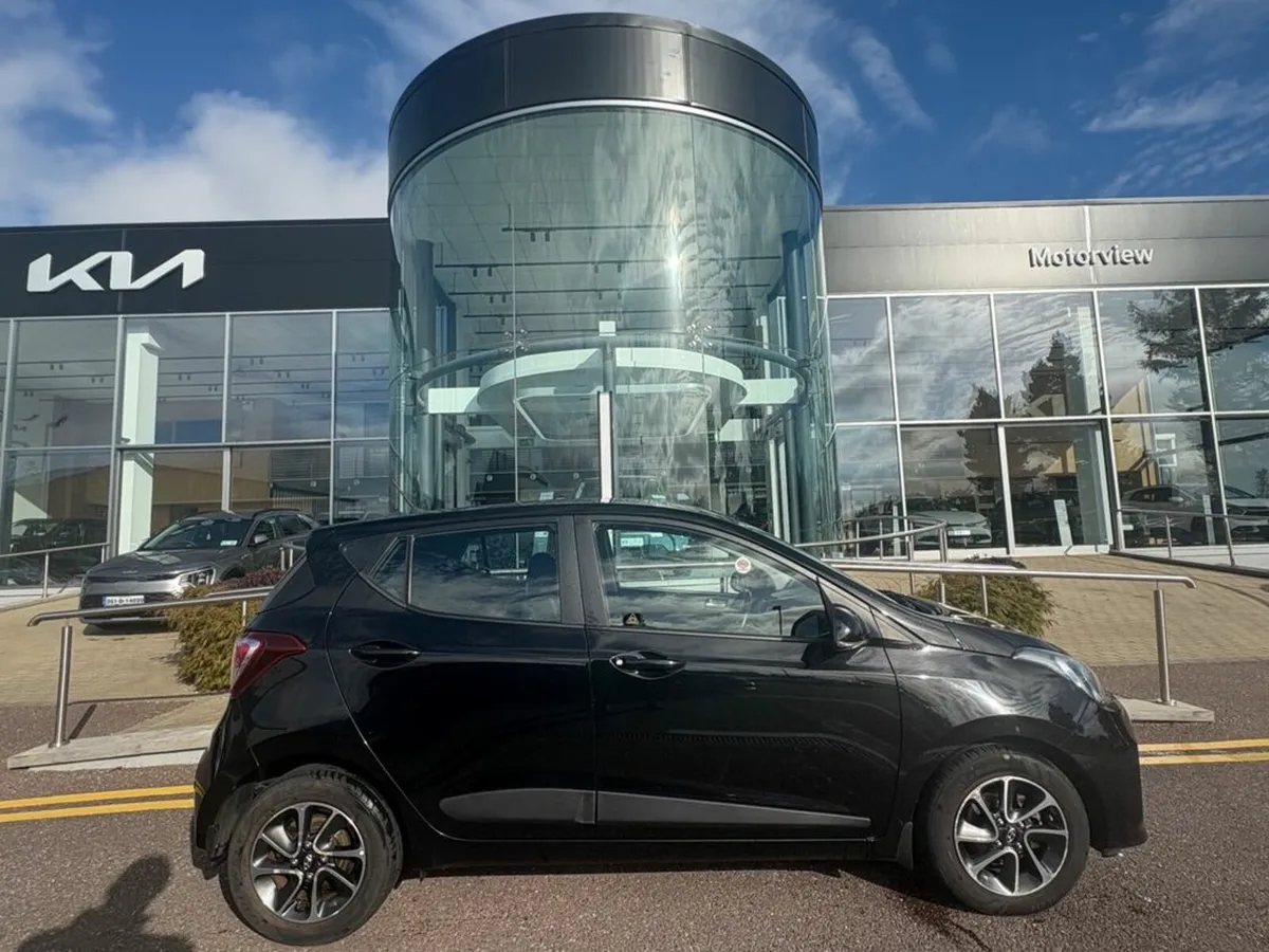 Hyundai i10 Deluxe low kms 1.0p, Multi-Function St - Image 1
