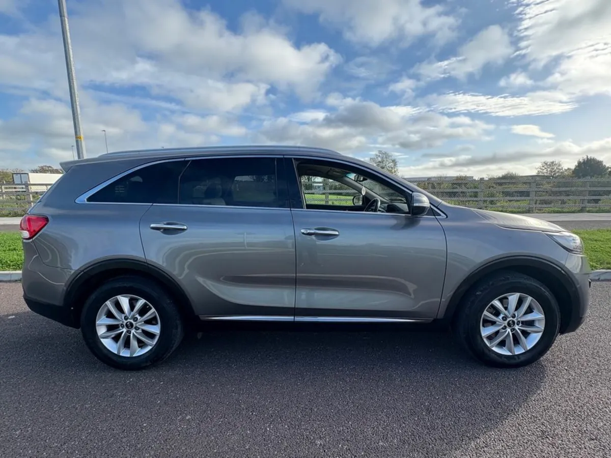 Kia Sorento 7seater 2.2d massive spec, Touch Scree - Image 3