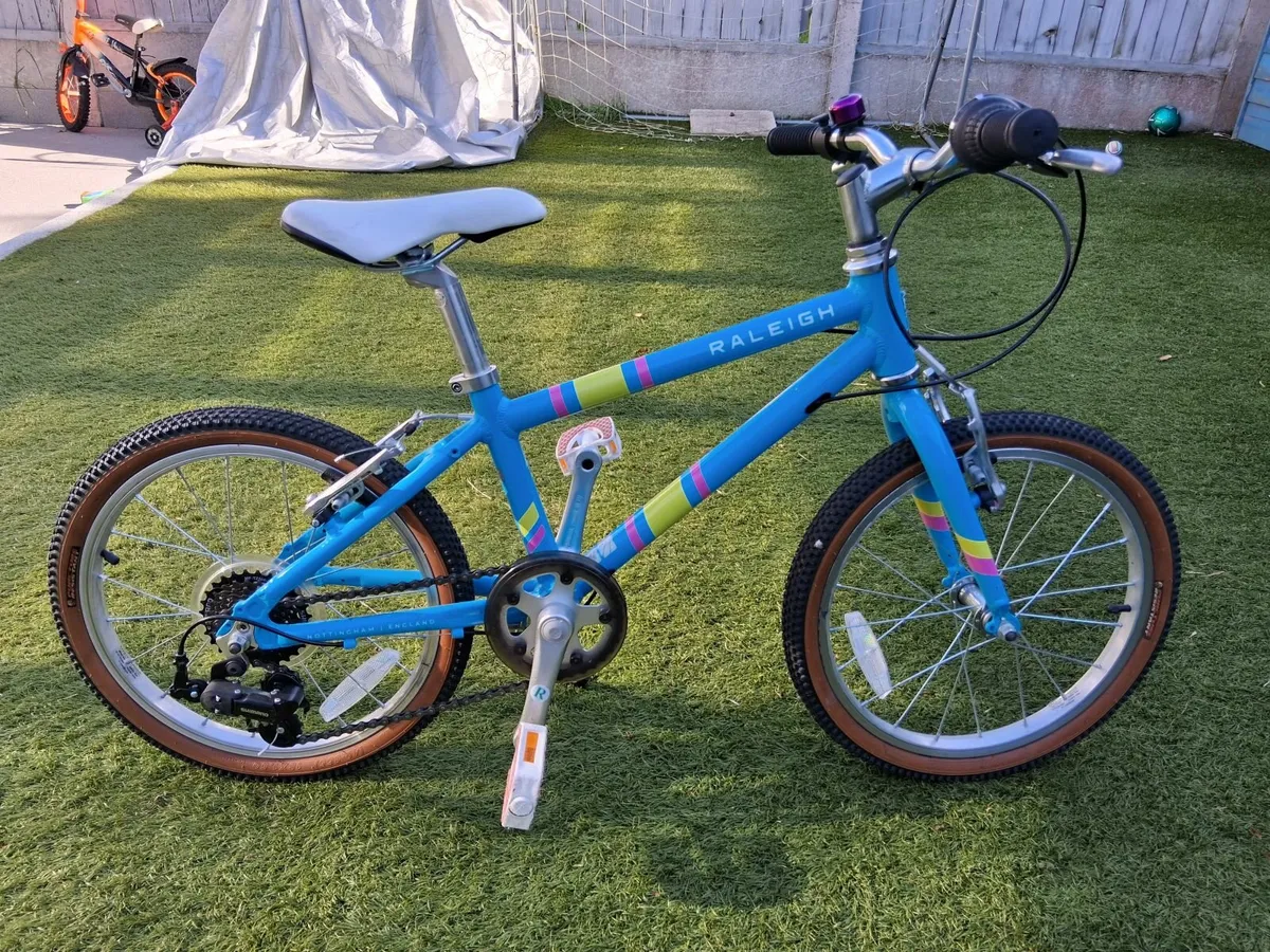 Raleigh Pop 18" Girls Bike - Image 3