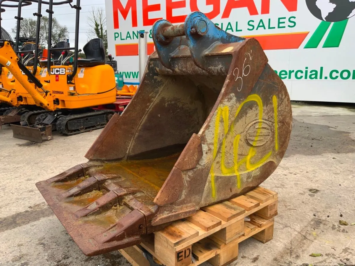 36"  STRICKLAND BUCKET.....65mm PINS........1421. - Image 2