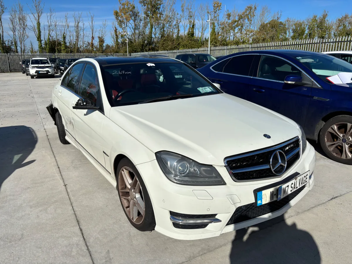 11 Merc C200d Avant sport 265km Starting - Image 2