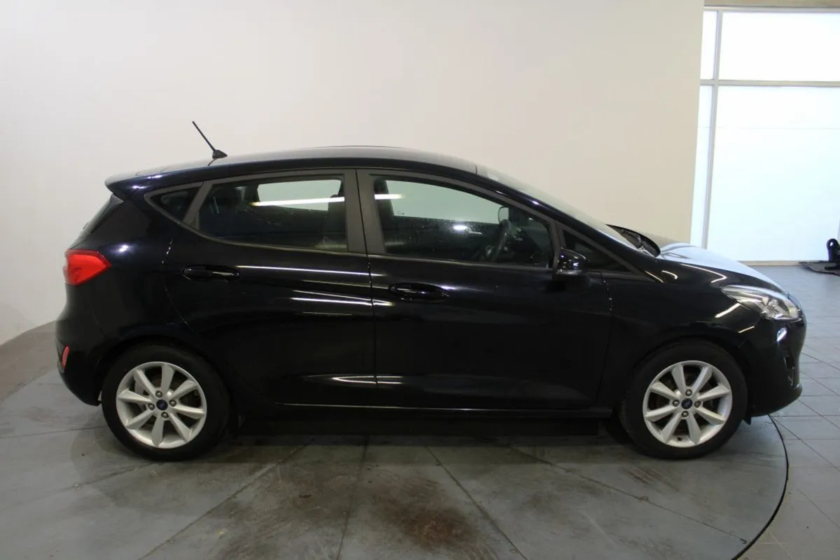 Ford Fiesta 1.1 Petrol 70hp 4DR - Image 3