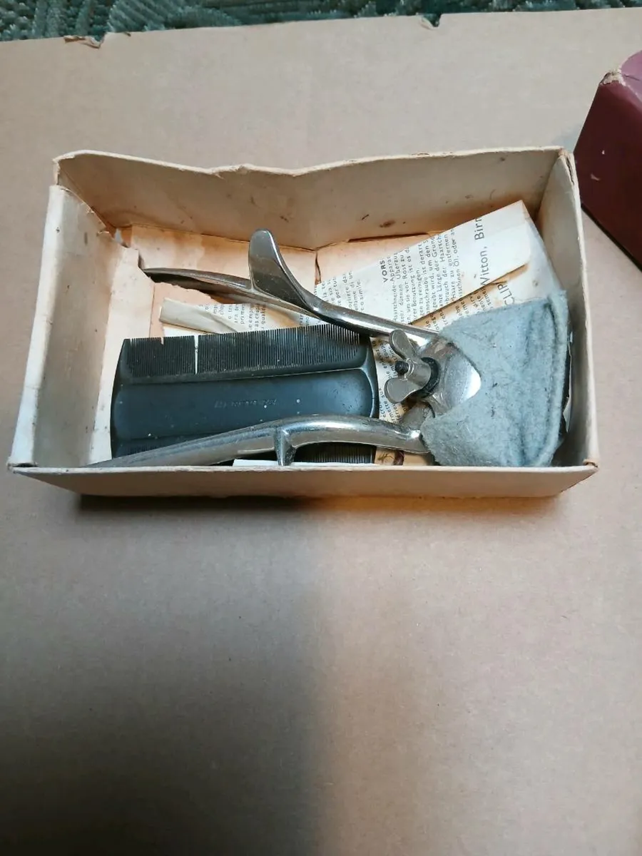 VINTAGE  HAUR CLIPPERS - Image 1