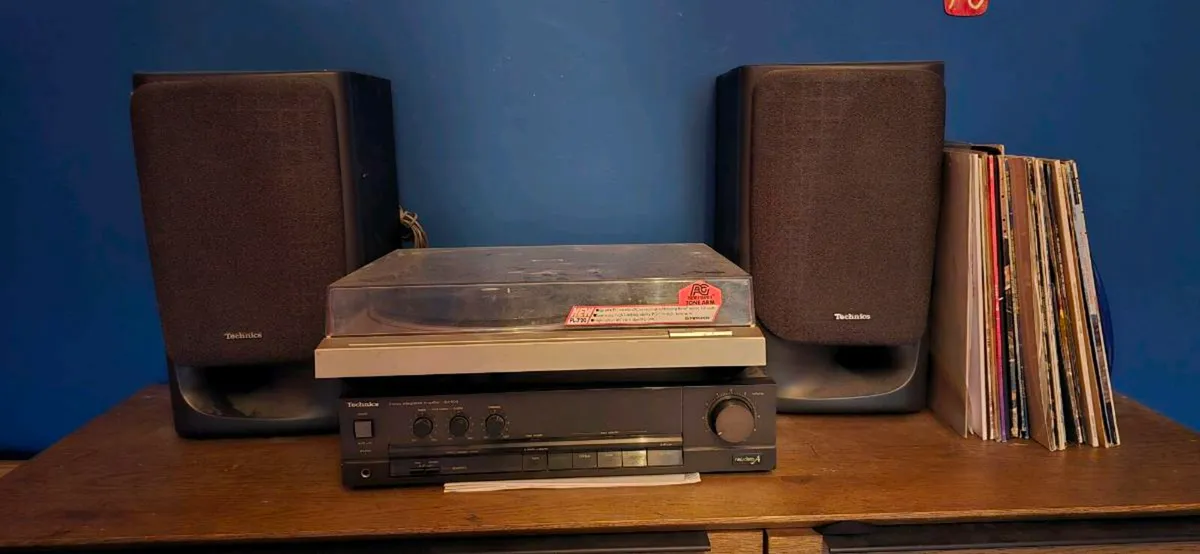 Record player (full Hi Fi set up) - Image 1