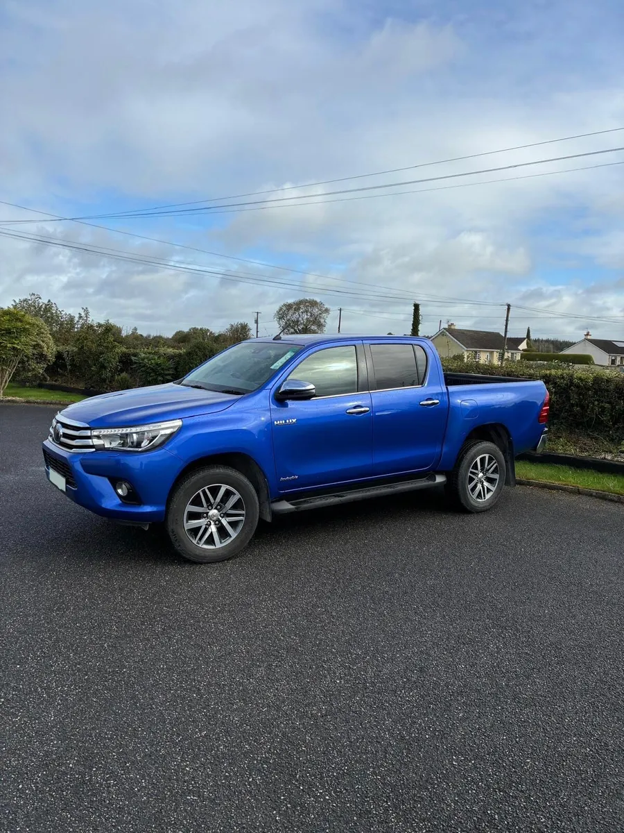 182 Toyota Hilux Invincible Automatic - Image 3