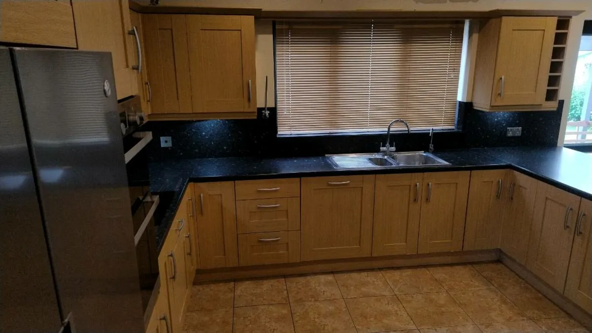 Oak Kitchen & Utility - Image 3