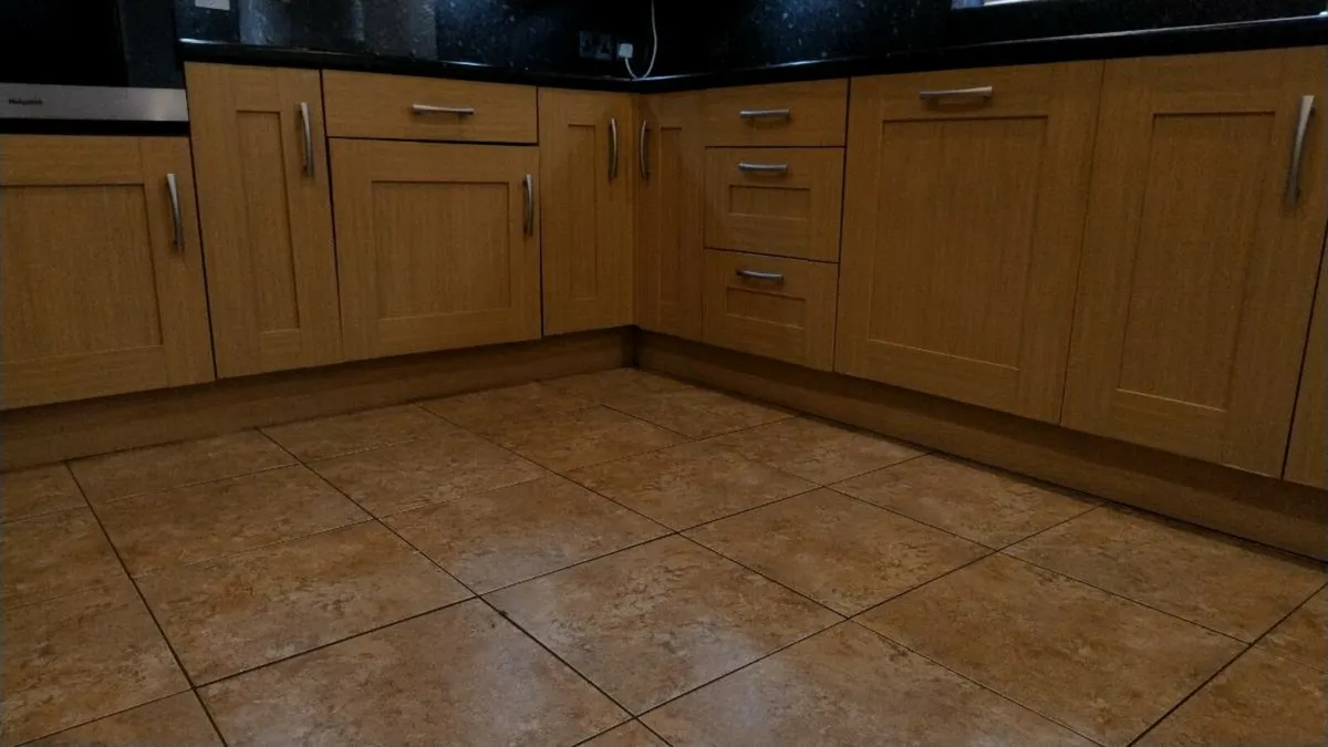 Oak Kitchen & Utility - Image 4