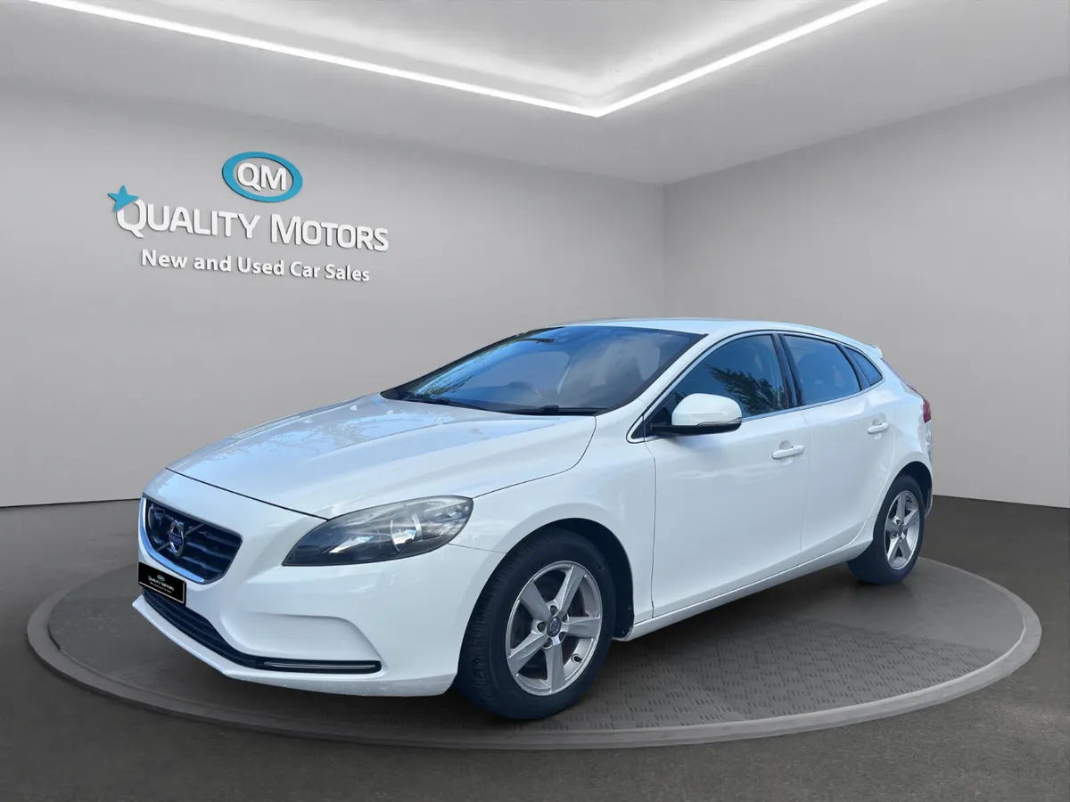 2015 VOLVO V40 (S30) - Image 3
