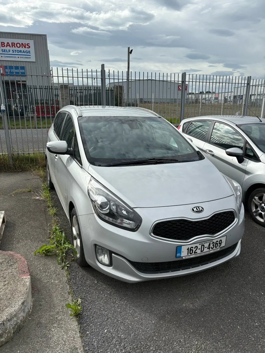 Kia Caren’s - Image 1