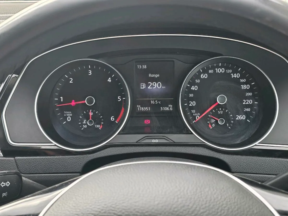 Volkswagen Passat 2015 - Image 3