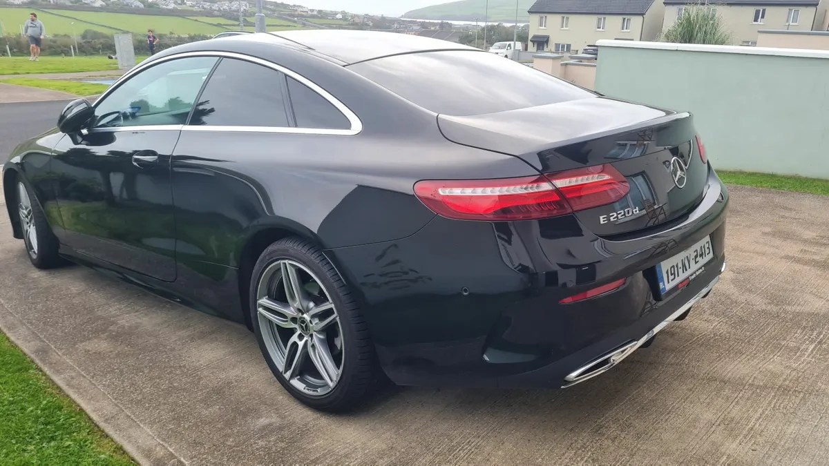 Mercedes-Benz E-Class coupe - Image 1