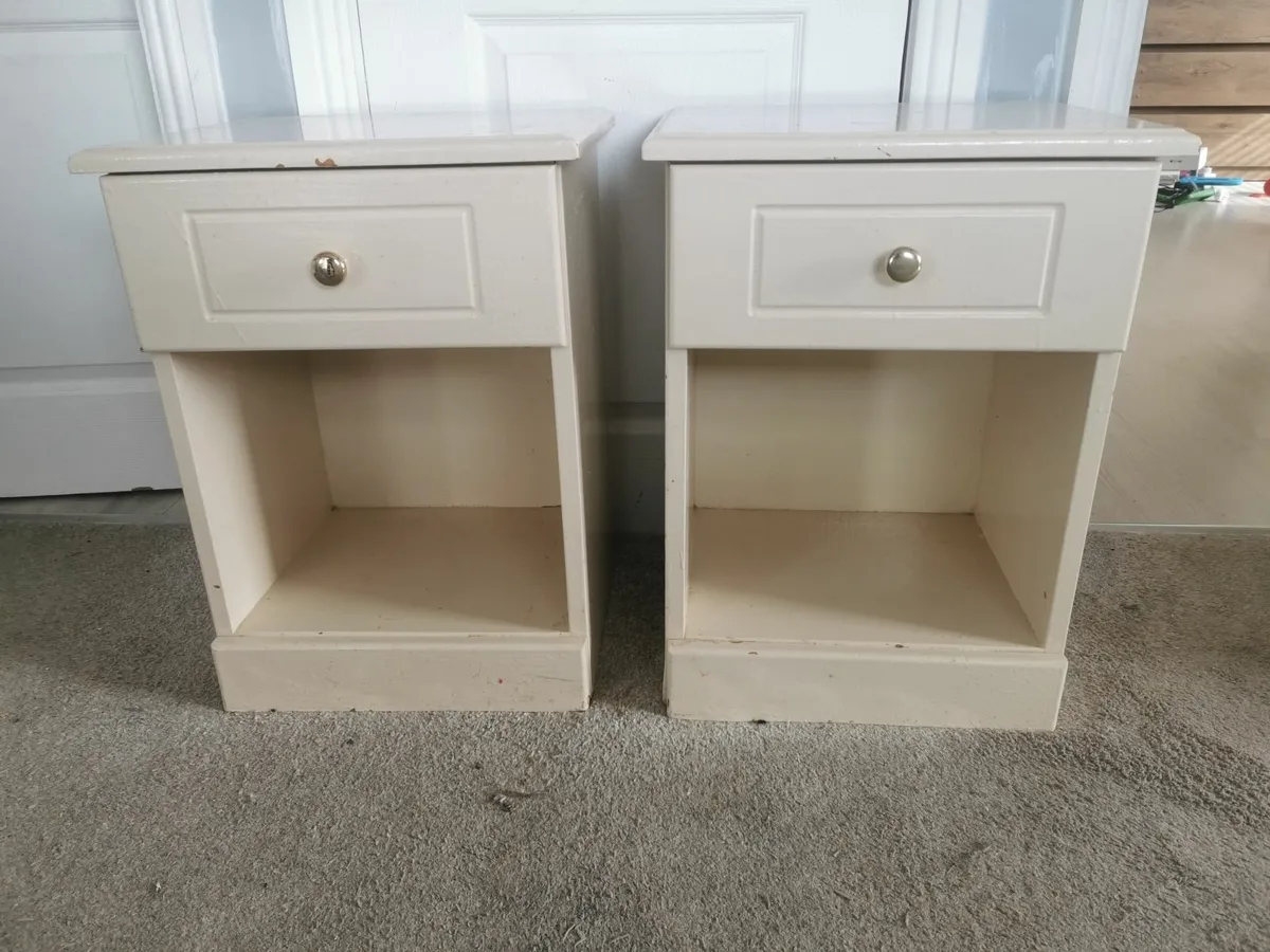 2 x Bedside lockers - Image 1