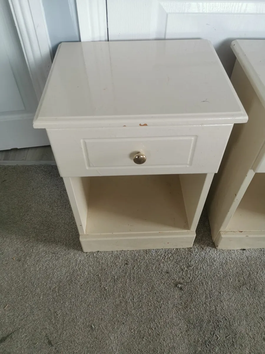 2 x Bedside lockers - Image 2