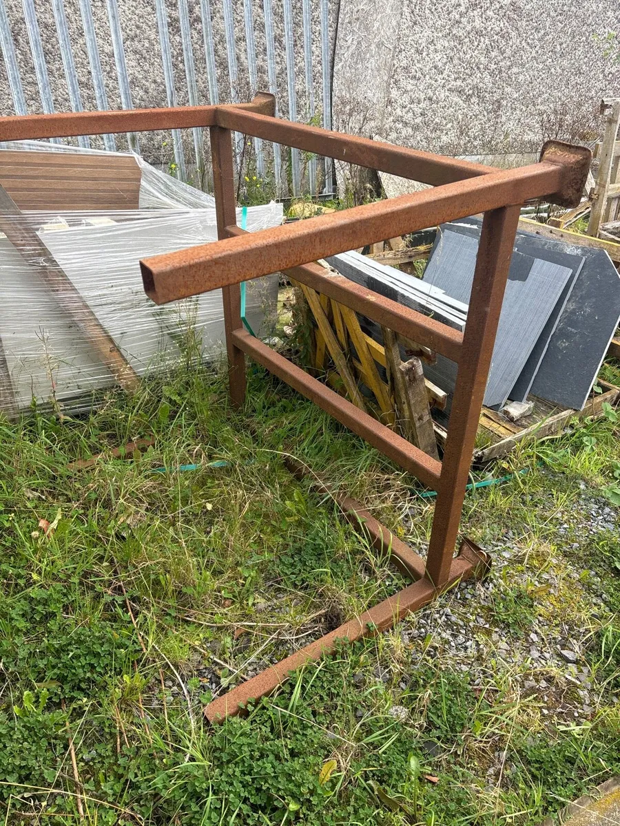 Stillages - Image 4