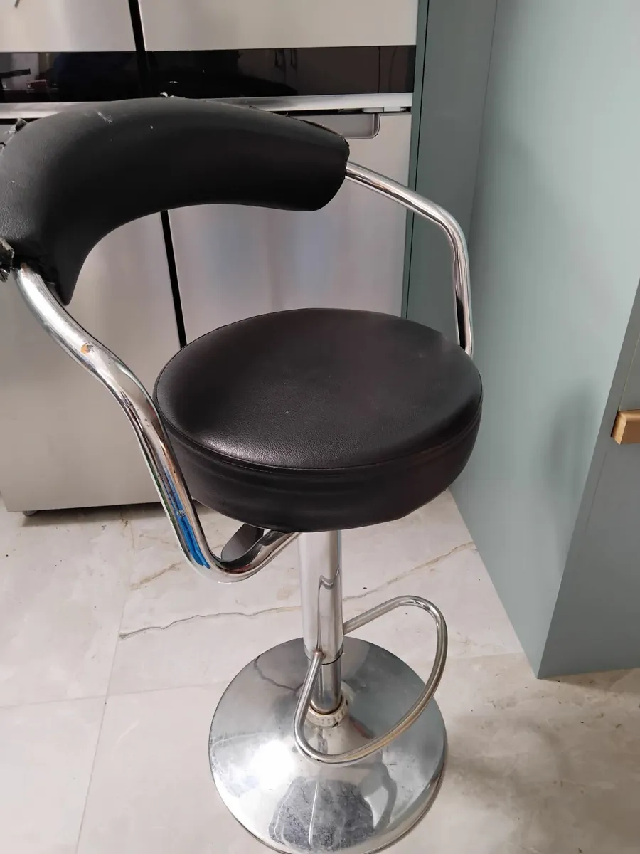 Kitchen stools - Image 1