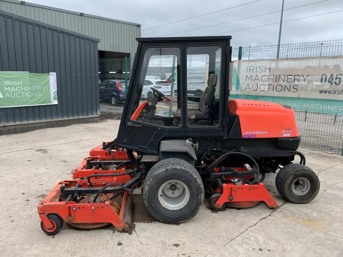 BID ONLINE NOW - JACOBSEN AR250 FAIRWAY MOWER - Image 2