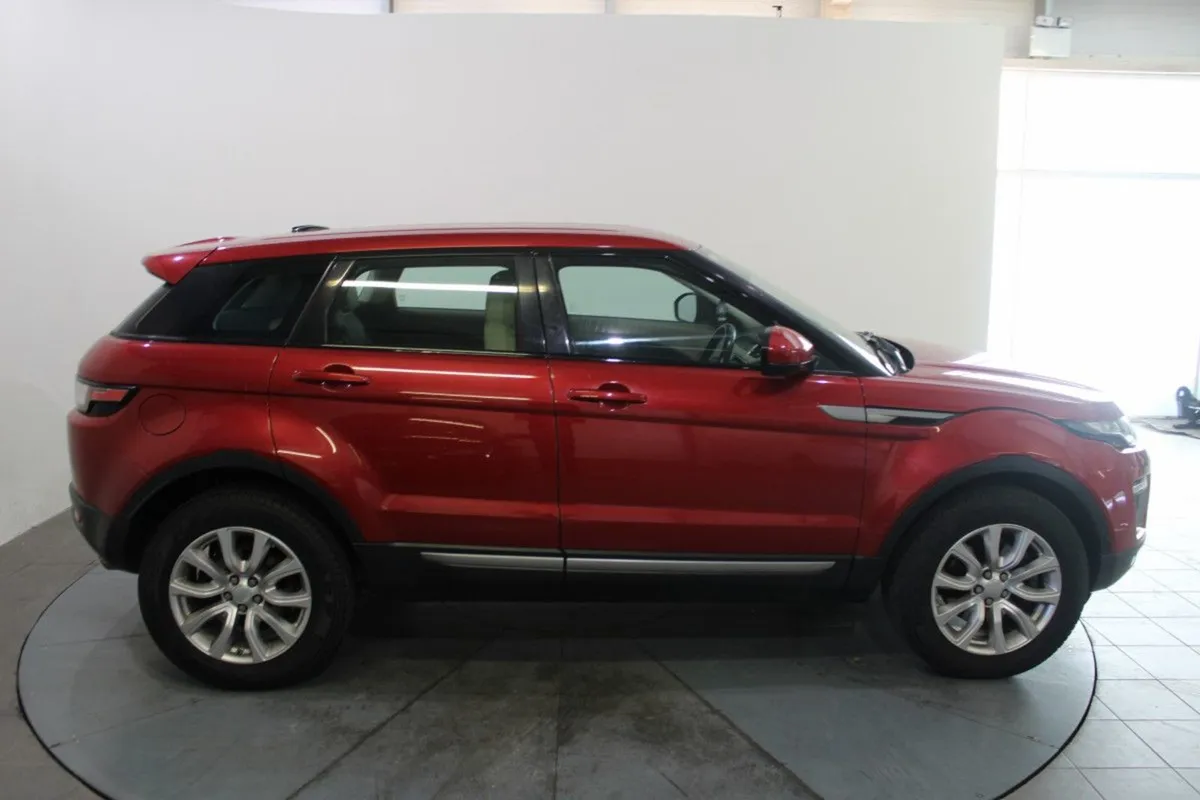 Land Rover Range Rover Evoque SE Auto - Image 3
