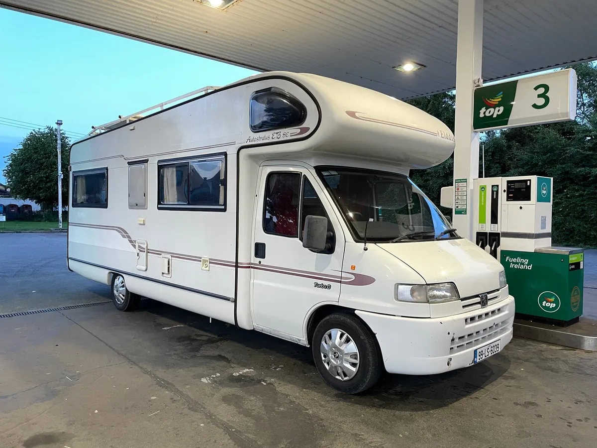Peugeot Elddiss Autostratus 6 berth Campervan - Image 2