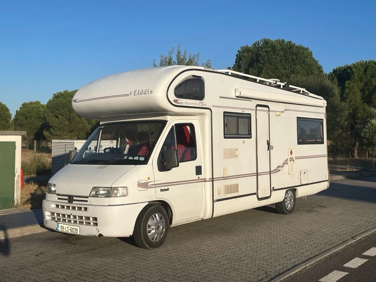 Peugeot Elddiss Autostratus 6 berth Campervan - Image 4