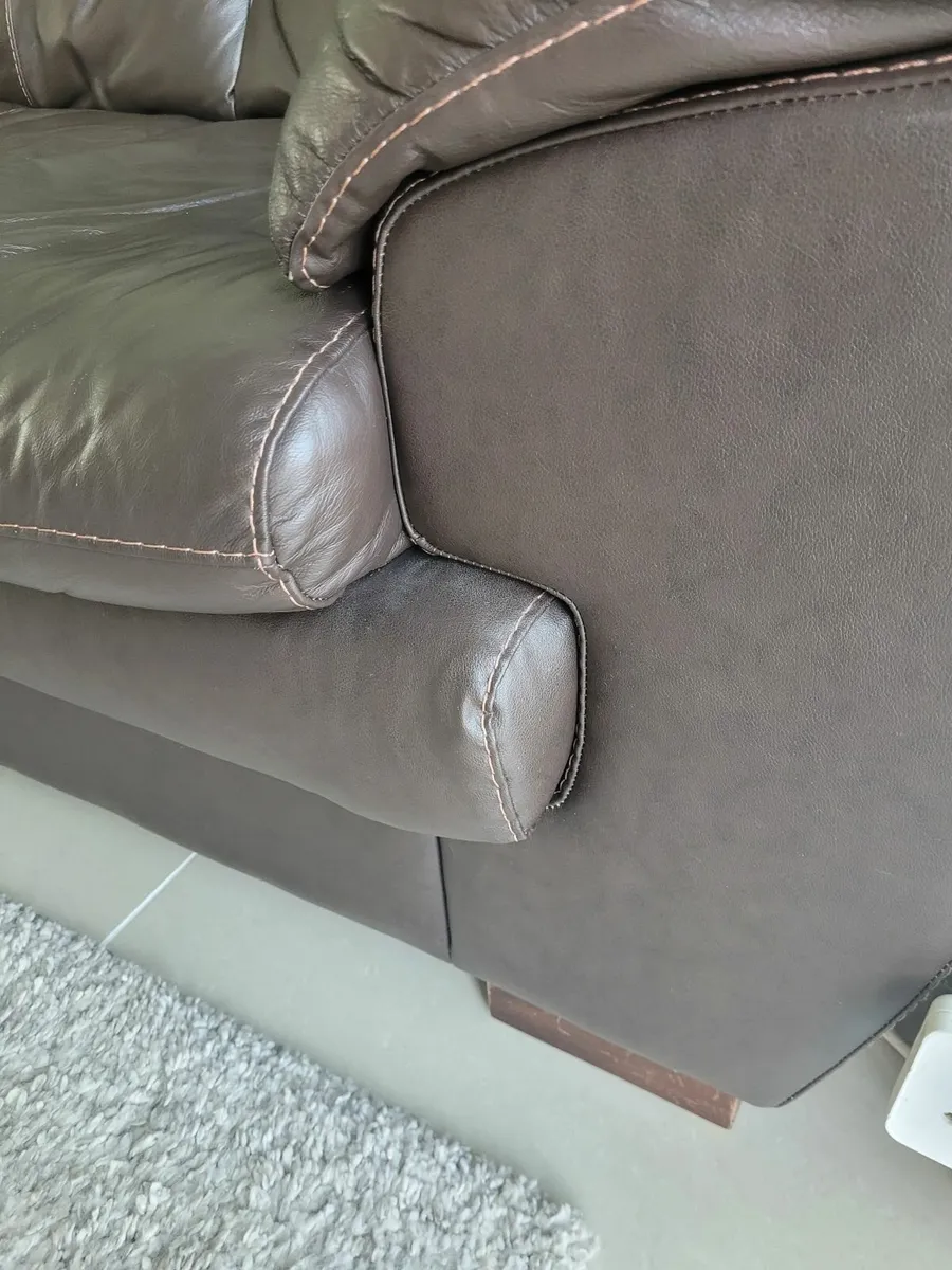 Couch - Image 2