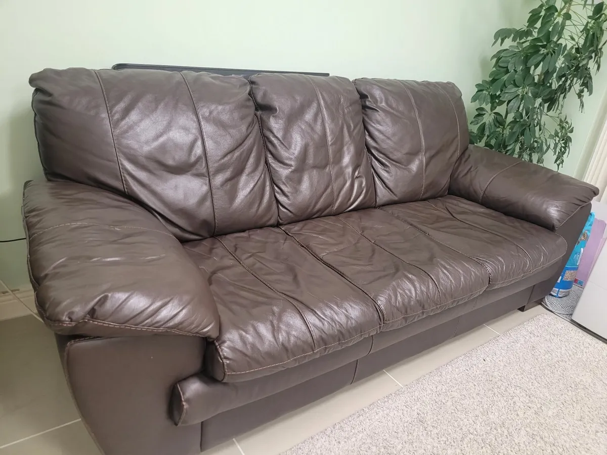 Couch - Image 4