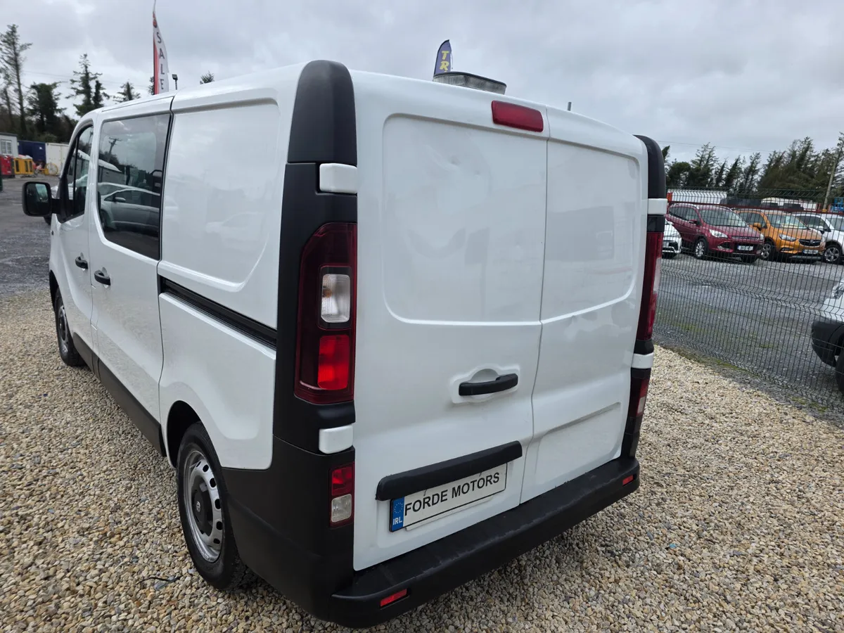 Vauxhall Vivaro Crewcab  2018 - Image 3