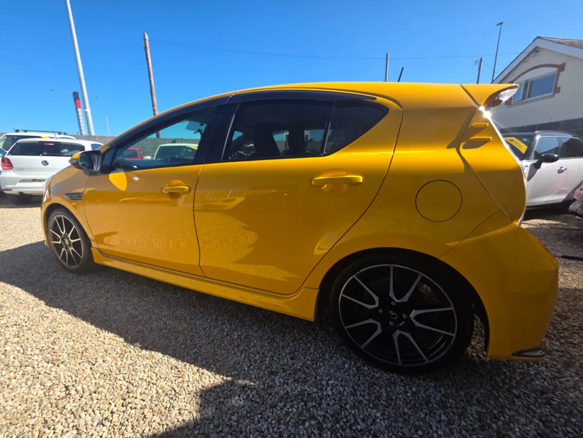 Toyota Aqua Aqua - Image 3