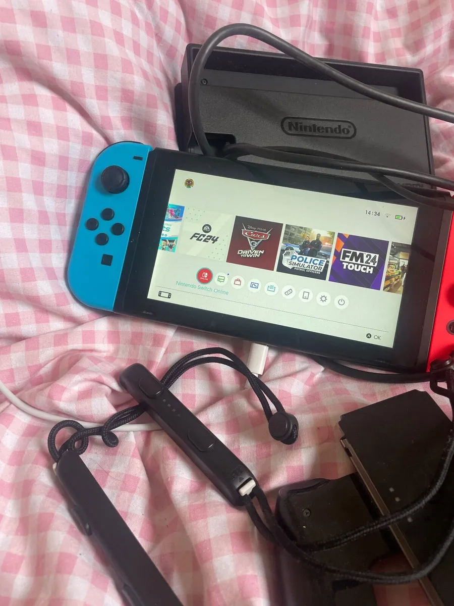 Nintendo Switch - Image 2