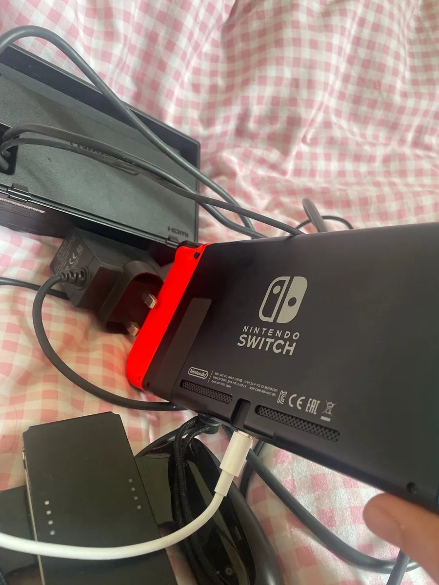 Nintendo Switch - Image 3
