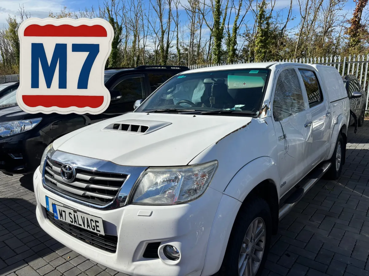 16 Hilux Invincible 3.0 Manual 105k miles Drives - Image 1