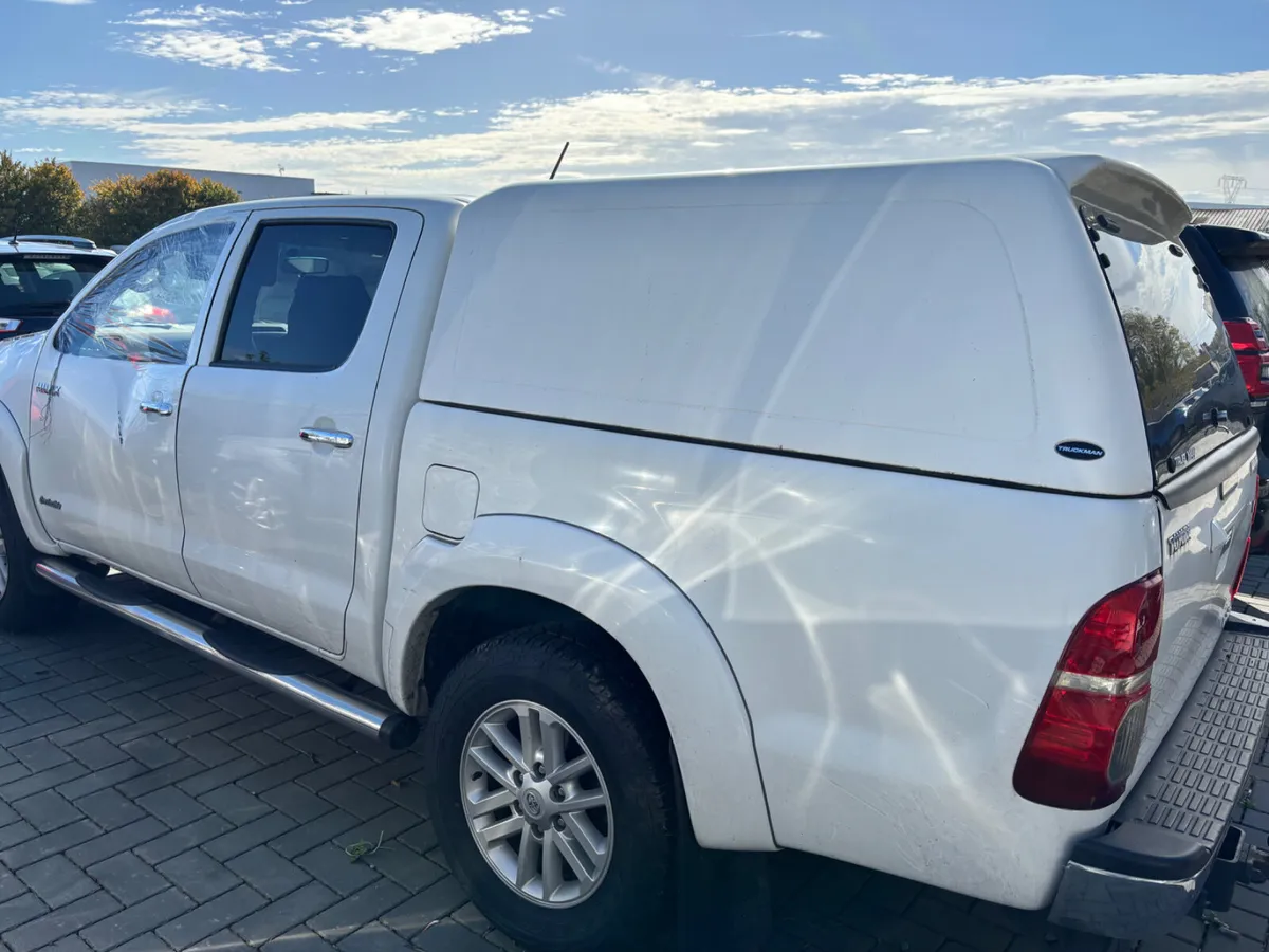 16 Hilux Invincible 3.0 Manual 105k miles Drives - Image 4