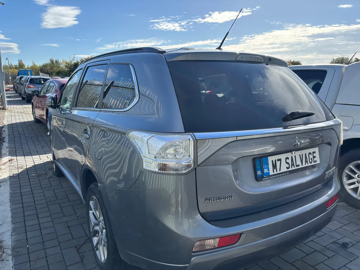 15 Outlander Hybrid Starting - Image 4