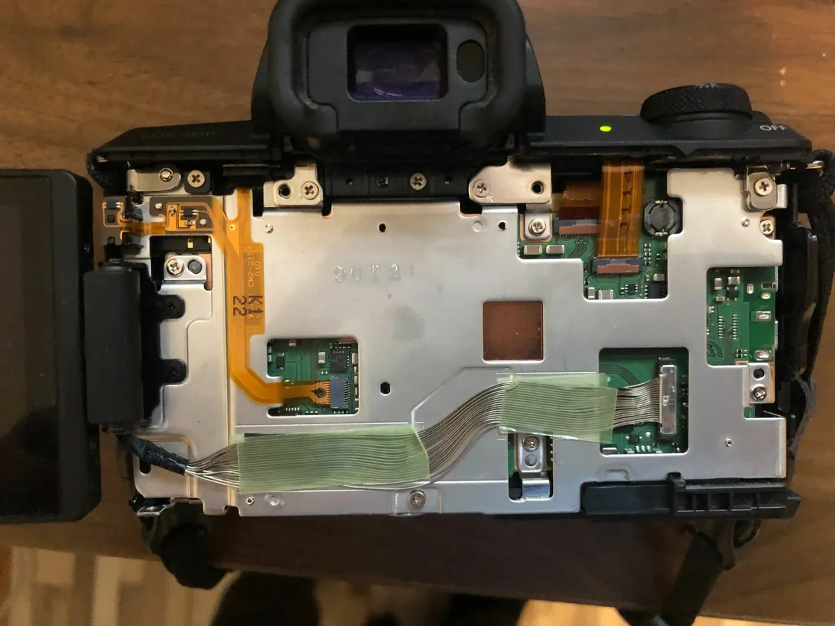 Canon EOS M50 Mirrorless Camera – For Parts or Rep - Image 2