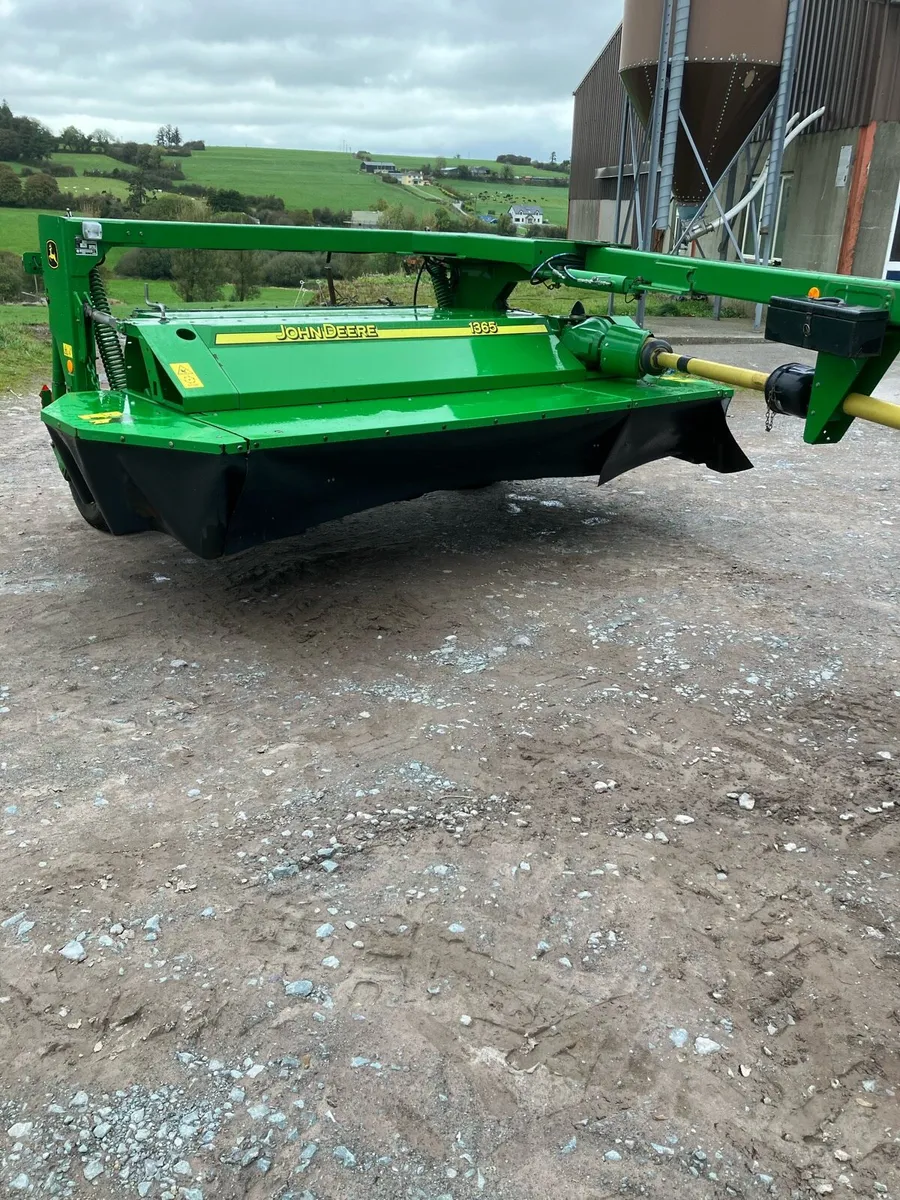 1365 John Deere - Image 4