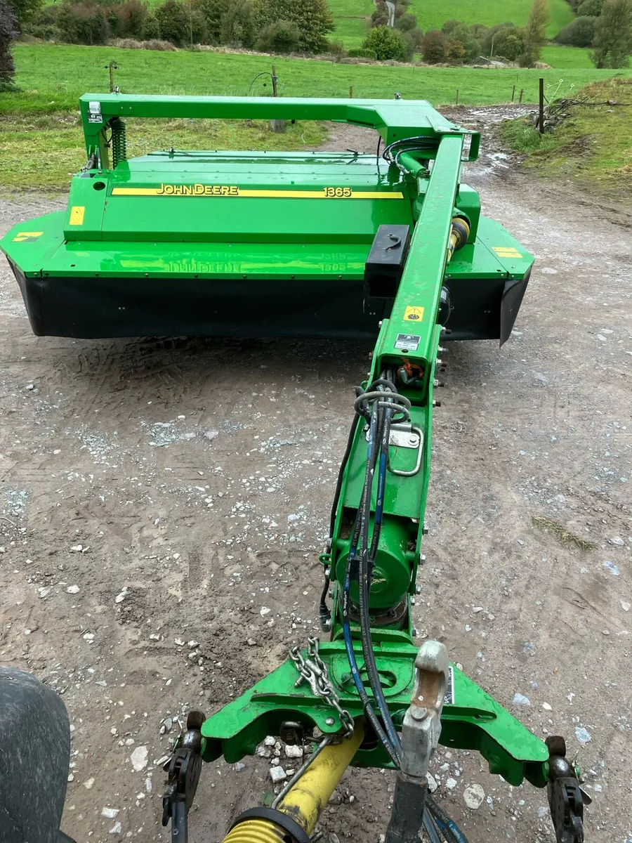 1365 John Deere - Image 1