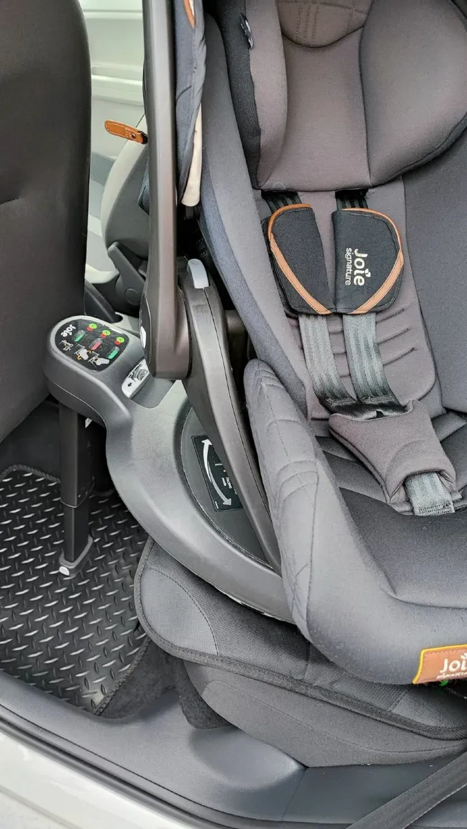 Joie i-Level Car Seat + Joie i-Base Encore - Image 4