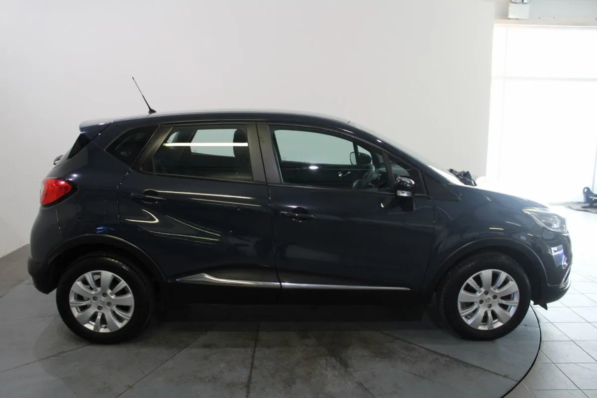 Renault Captur 1.5 Expression DCI - Image 3