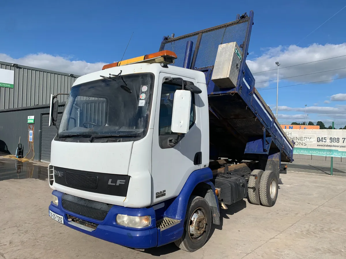 BID ONLINE NOW - 2005 DAF LF 45.150 TIPPER - Image 1