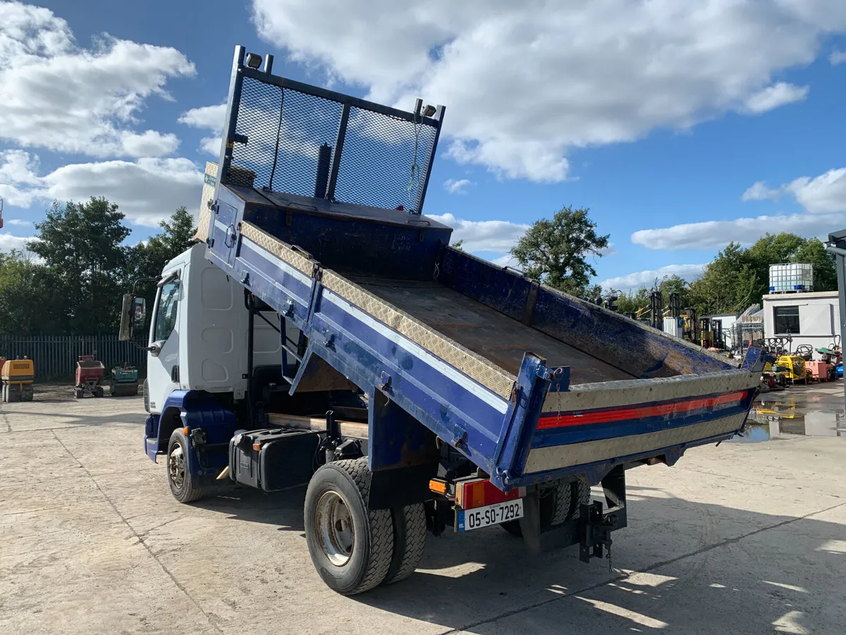 BID ONLINE NOW - 2005 DAF LF 45.150 TIPPER - Image 3