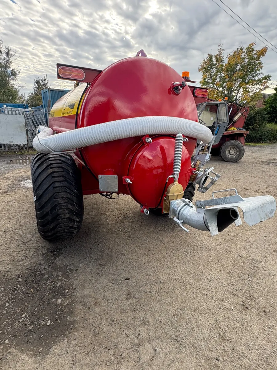 New belmac 1350 gallon tanker - Image 2