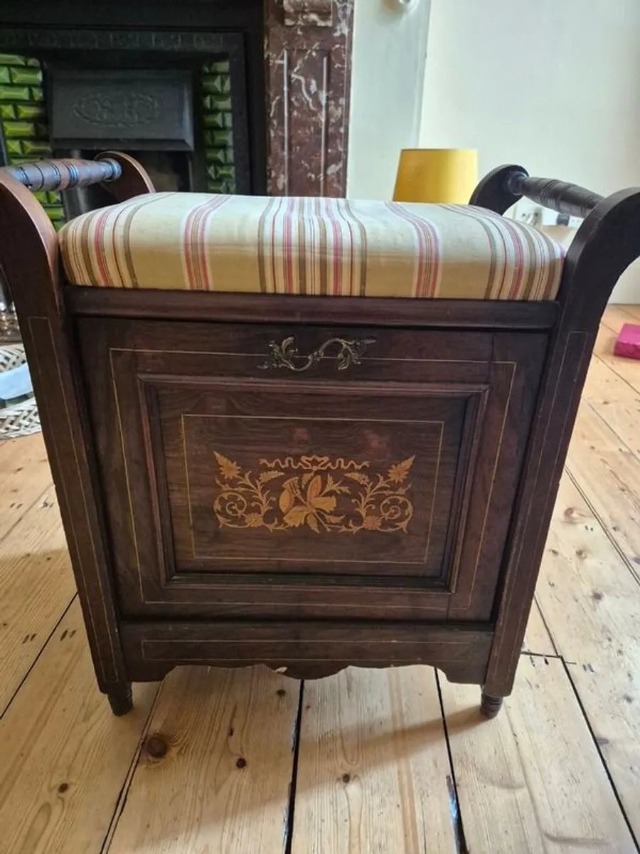 piano stool - Image 1