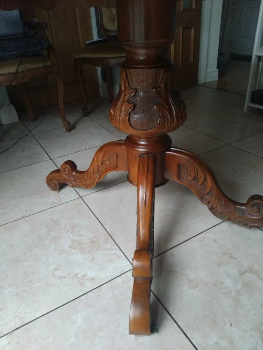 Italian style mahogany table and chairs - Image 2