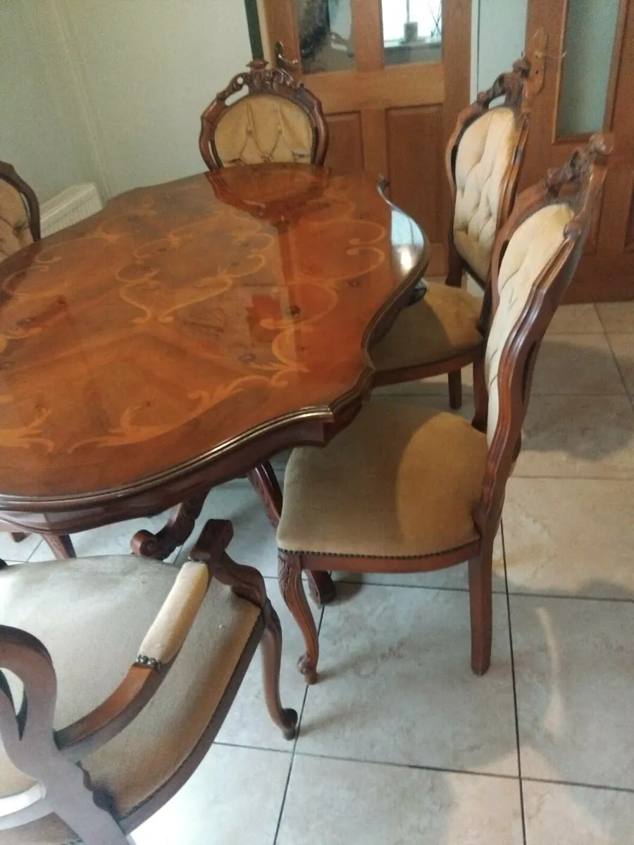 Italian style mahogany table and chairs - Image 3